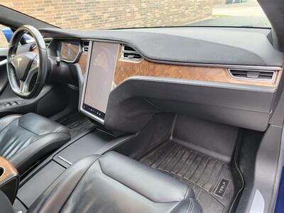 2017 Tesla Model S 75 -- 240 Miles on Full Charge --  Full Self Driving Capability - Autopilot - Premium Upgrades Package - Sunroof - Power and Lighting Package - Standard Suspension - Clean Title - Photo 19 - Wood Dale, IL 60191