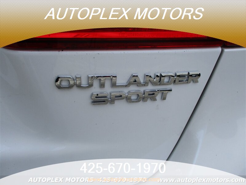 2013 Mitsubishi Outlander Sport SE photo
