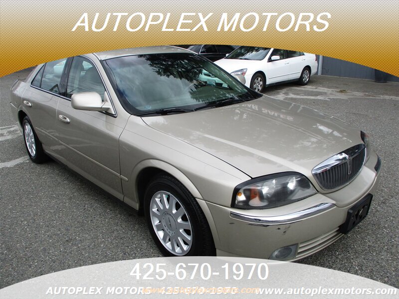 The 2004 Lincoln LS Luxury photos