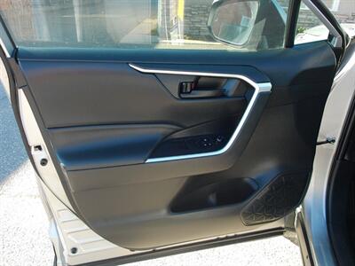 2022 Toyota RAV4 Hybrid LE   - Photo 18 - Layton, UT 84041