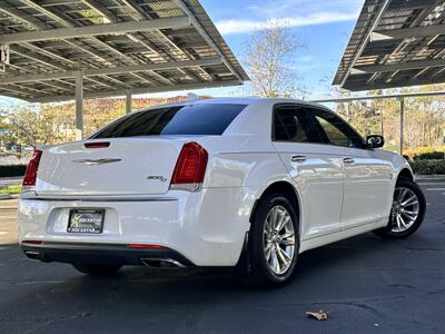 2016 Chrysler 300C   - Photo 28 - Vista, CA 92084