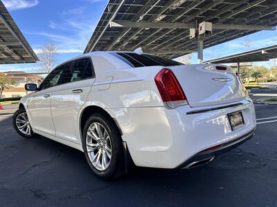 2016 Chrysler 300C   - Photo 7 - Vista, CA 92084