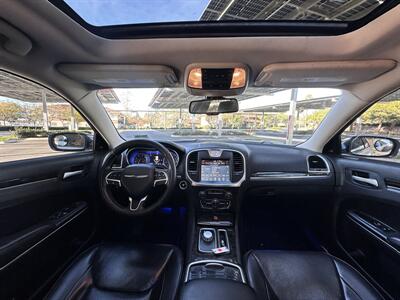 2016 Chrysler 300C   - Photo 13 - Vista, CA 92084