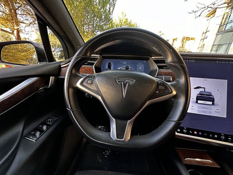 2017 Tesla Model X 90D photo