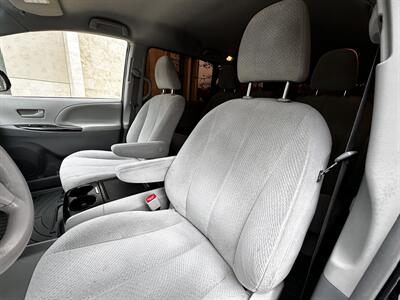 2014 Toyota Sienna LE 8-Passenger   - Photo 15 - Vista, CA 92084