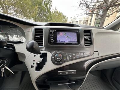 2014 Toyota Sienna LE 8-Passenger   - Photo 31 - Vista, CA 92084