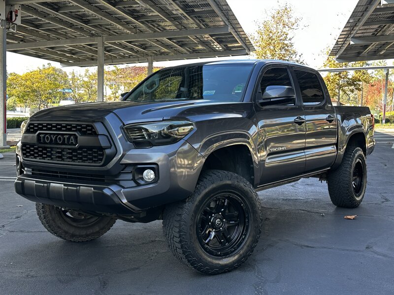 2018 Toyota Tacoma SR5  