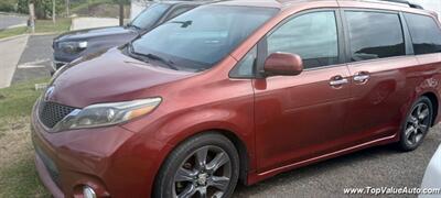 2016 Toyota Sienna SE 8-Passenger   - Photo 2 - Wahiawa, HI 96786