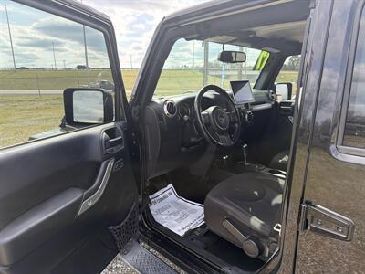 2017 Jeep Wrangler Unlimited Sahara - Photo 5 - Madisonville, TN 37354