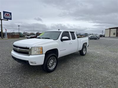2007 Chevrolet Silverado 1500 Work Truck  4dr Extended Cab   - Photo 1 - Madisonville, TN 37354