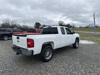 2007 Chevrolet Silverado 1500 Work Truck  4dr Extended Cab   - Photo 3 - Madisonville, TN 37354
