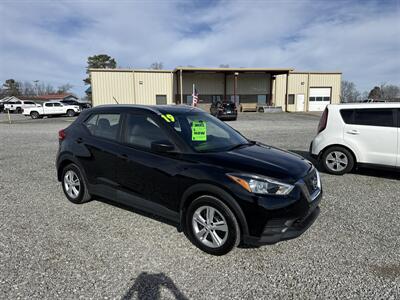 2019 Nissan Kicks S   - Photo 2 - Madisonville, TN 37354