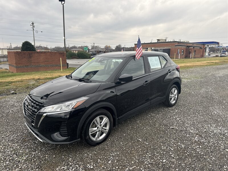 2022 Nissan Kicks S  