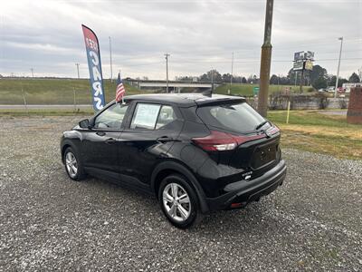 2022 Nissan Kicks S   - Photo 4 - Madisonville, TN 37354