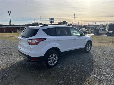 2018 Ford Escape SE   - Photo 3 - Madisonville, TN 37354