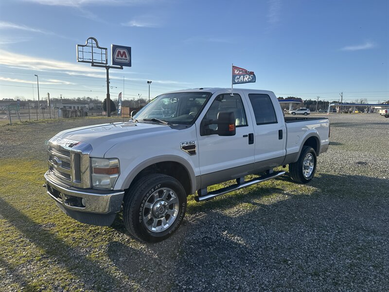2009 Ford F-250 Lariat   - Photo 1 - Madisonville, TN 37354