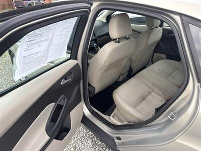 2016 Ford Focus SE - Photo 8 - Madisonville, TN 37354
