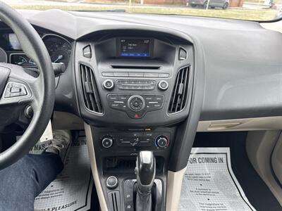 2016 Ford Focus SE - Photo 10 - Madisonville, TN 37354