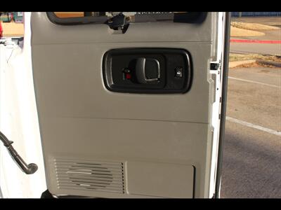 2025 Chevrolet Express LS 3500   - Photo 15 - Euless, TX 76040