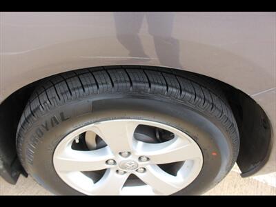 2017 Toyota Sienna LE 8-Passenger   - Photo 42 - Euless, TX 76040