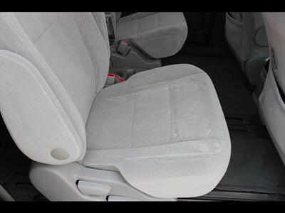 2017 Toyota Sienna LE 8-Passenger   - Photo 26 - Euless, TX 76040