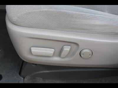 2017 Toyota Sienna LE 8-Passenger   - Photo 32 - Euless, TX 76040