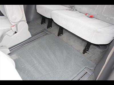 2017 Toyota Sienna LE 8-Passenger   - Photo 18 - Euless, TX 76040