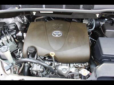 2017 Toyota Sienna LE 8-Passenger   - Photo 45 - Euless, TX 76040