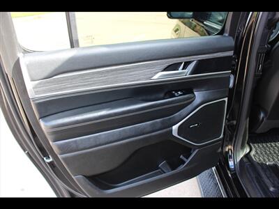 2024 Jeep Wagoneer L Series II - Photo 20 - Euless, TX 76040