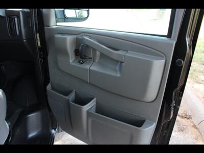 2023 Chevrolet Express LS 3500   - Photo 17 - Euless, TX 76040