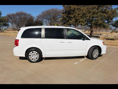 2017 Dodge Grand Caravan SE - Photo 5 - Euless, TX 76040