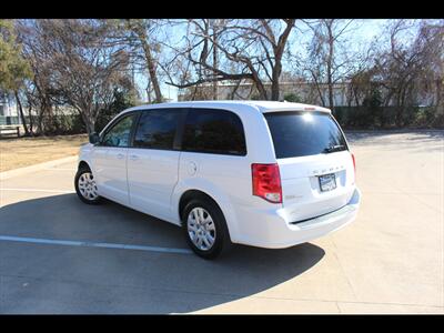 2017 Dodge Grand Caravan SE - Photo 2 - Euless, TX 76040