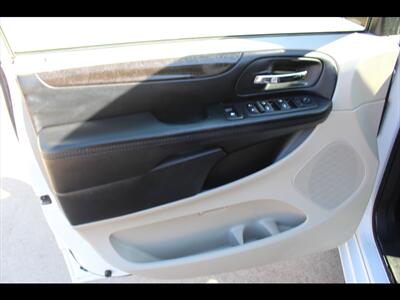 2017 Dodge Grand Caravan SE - Photo 23 - Euless, TX 76040