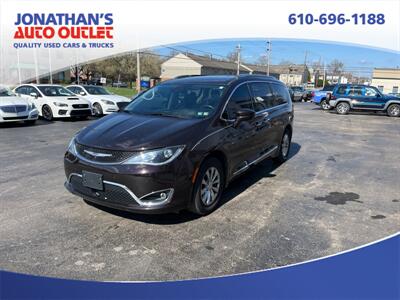 2019 Chrysler Pacifica Touring L   - Photo 1 - West Chester, PA 19382