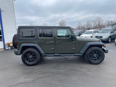 2015 Jeep Wrangler Unlimited Sport   - Photo 4 - West Chester, PA 19382