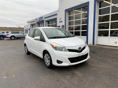 2014 Toyota Yaris 5-Door L   - Photo 4 - West Chester, PA 19382