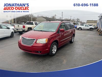 2010 Chrysler Town & Country Touring   - Photo 1 - West Chester, PA 19382