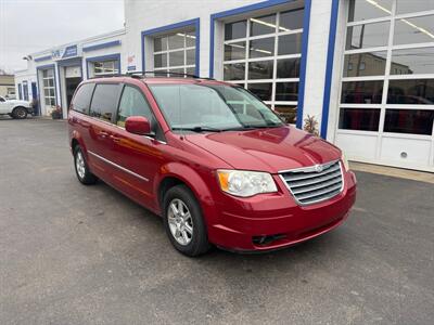 2010 Chrysler Town & Country Touring   - Photo 3 - West Chester, PA 19382