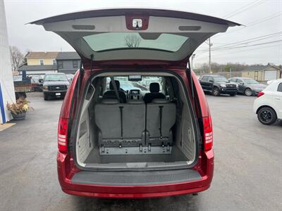 2010 Chrysler Town & Country Touring   - Photo 20 - West Chester, PA 19382