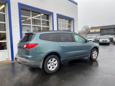 2009 Chevrolet Traverse LS   - Photo 3 - West Chester, PA 19382