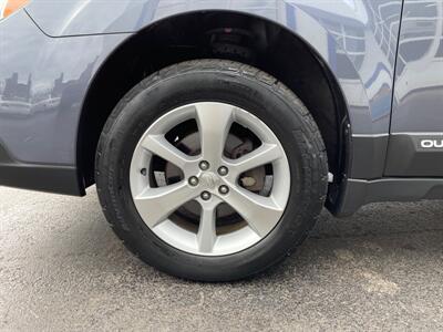 2014 Subaru Outback 2.5i Limited   - Photo 10 - West Chester, PA 19382
