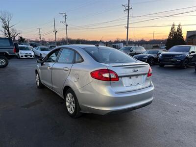 2013 Ford Fiesta SE   - Photo 6 - West Chester, PA 19382