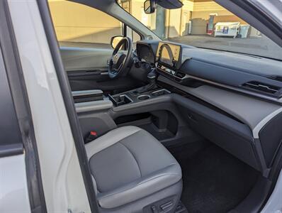 2021 Toyota Sienna XLE 8-Passenger   - Photo 25 - Fremont, CA 94538