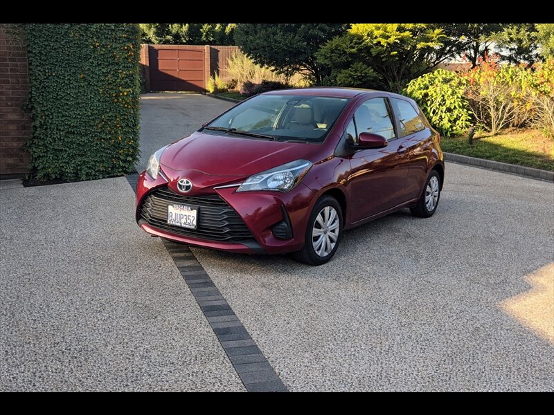 2018 Toyota Yaris 3-Door LE  