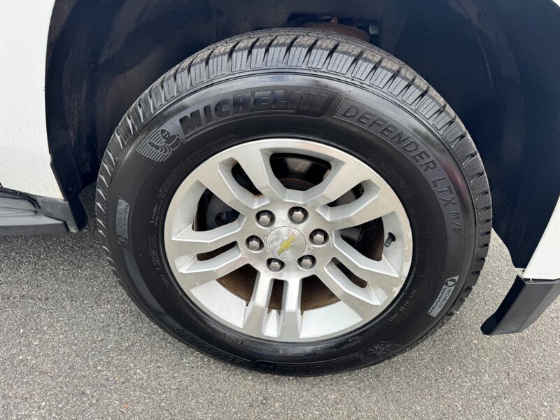 2015 Chevrolet Suburban LT - Photo 16 - Rockaway, NJ 07866