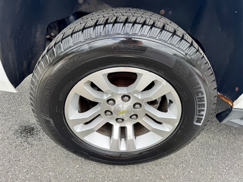 2015 Chevrolet Suburban LT - Photo 15 - Rockaway, NJ 07866