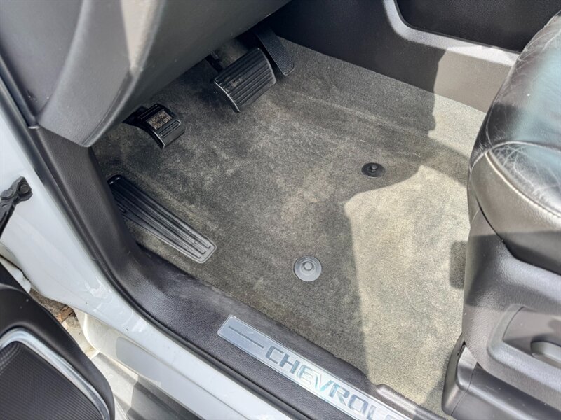 2015 Chevrolet Suburban LT - Photo 24 - Rockaway, NJ 07866