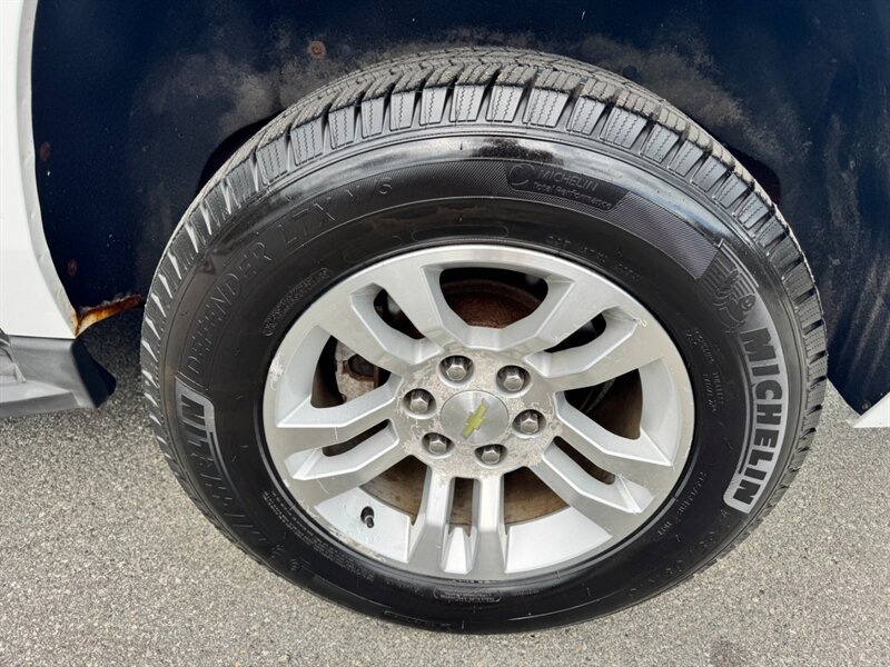 2015 Chevrolet Suburban LT - Photo 13 - Rockaway, NJ 07866