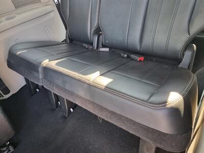 2014 Chrysler Town & Country Touring-L - Photo 27 - Cincinnati, OH 45231