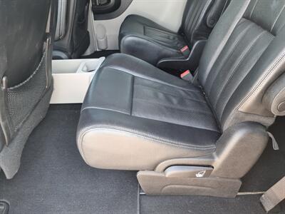 2014 Chrysler Town & Country Touring-L - Photo 24 - Cincinnati, OH 45231